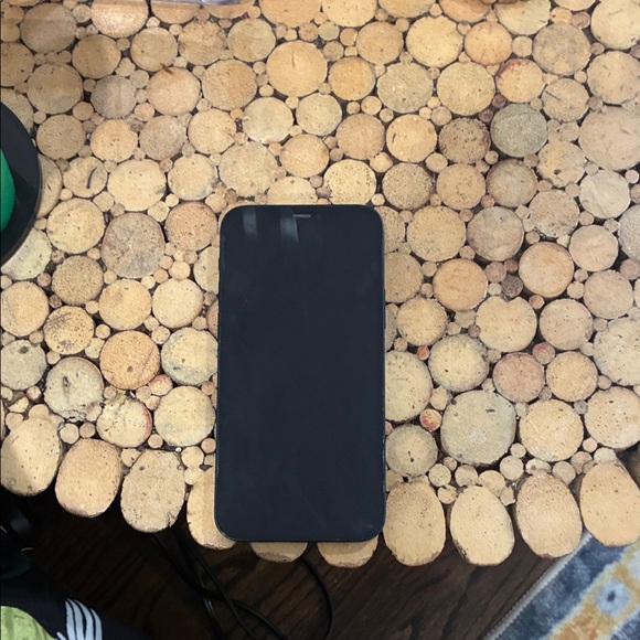 Apple iPhone 12 in Black 64GB